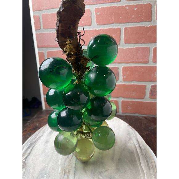Vintage MCM Large Green Lucite Grapes Driftwood Cluster 14" - Picture 9 of 9